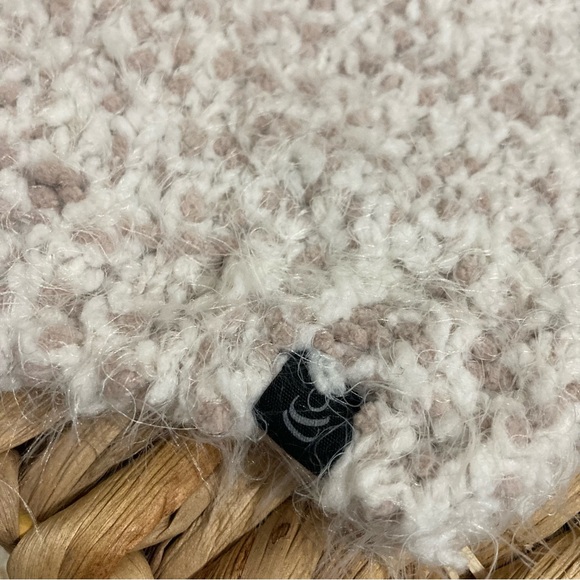 🆕 Cuddl Duds Cream and Tan Textured Beanie! 💥 - Picture 3 of 6